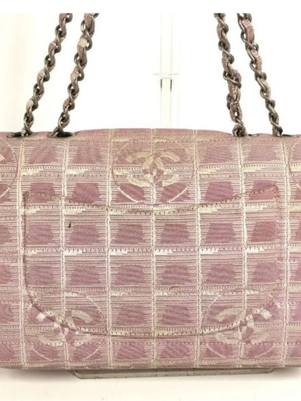 CHANEL reposhing this